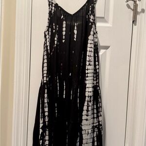 Raviya Monochrome Tie-Dye Dress